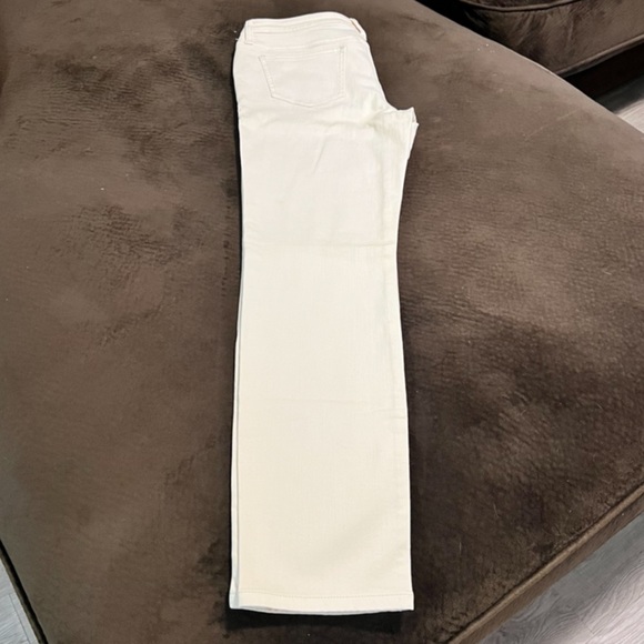 Victoria’s Secret Jeans in Cream - Picture 6 of 6